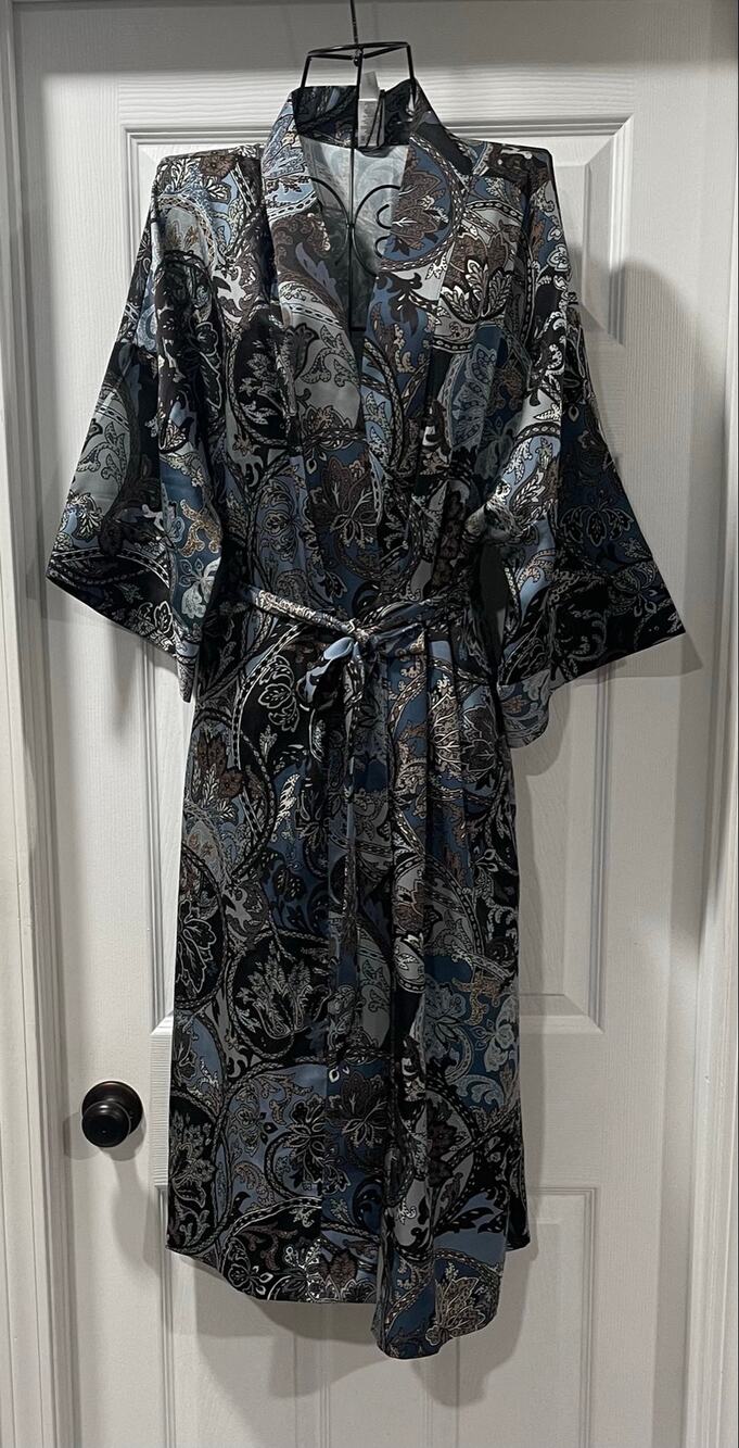 Wynne Lounge MarlaWynne Paisley Kimono Robe Women’s M NWT Long Belted